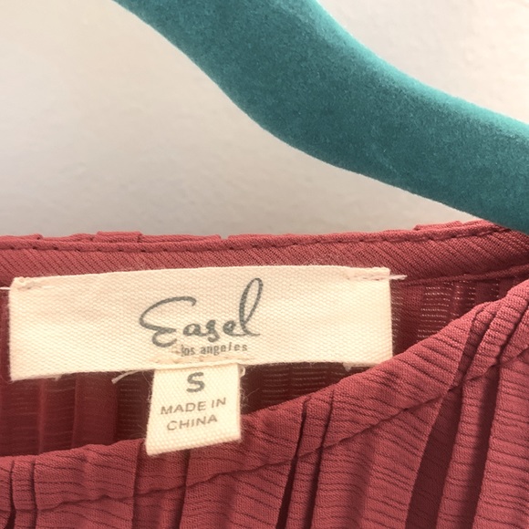 Easel S Pleated Brick Red Blouse - Picture 4 of 9